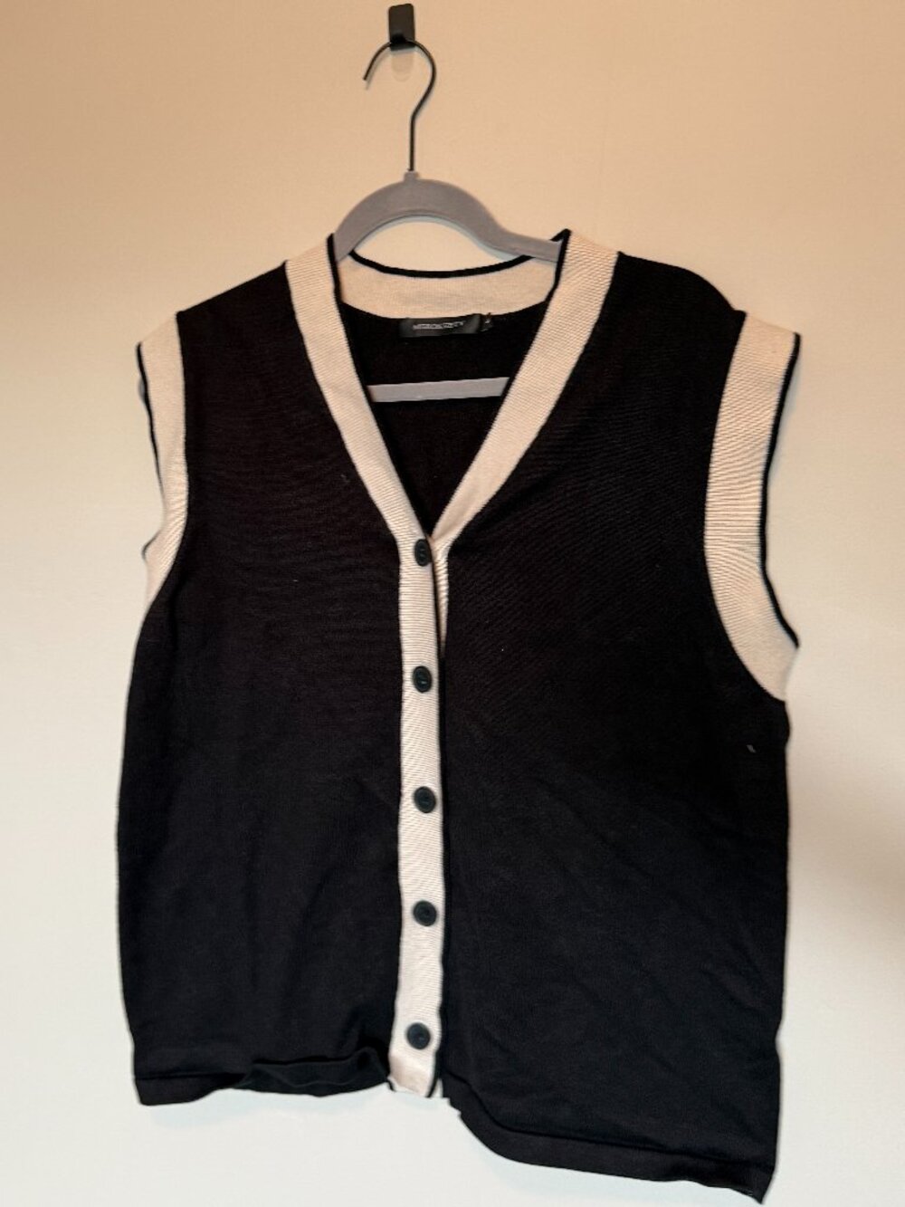 MEROKEETY Knit Sweater Vest Size L Black Cream Button Front Preppy Top